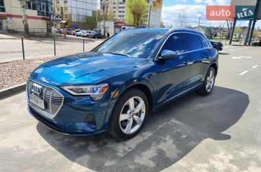 Внедорожник / Кроссовер Audi e-tron 2019 в Киеве