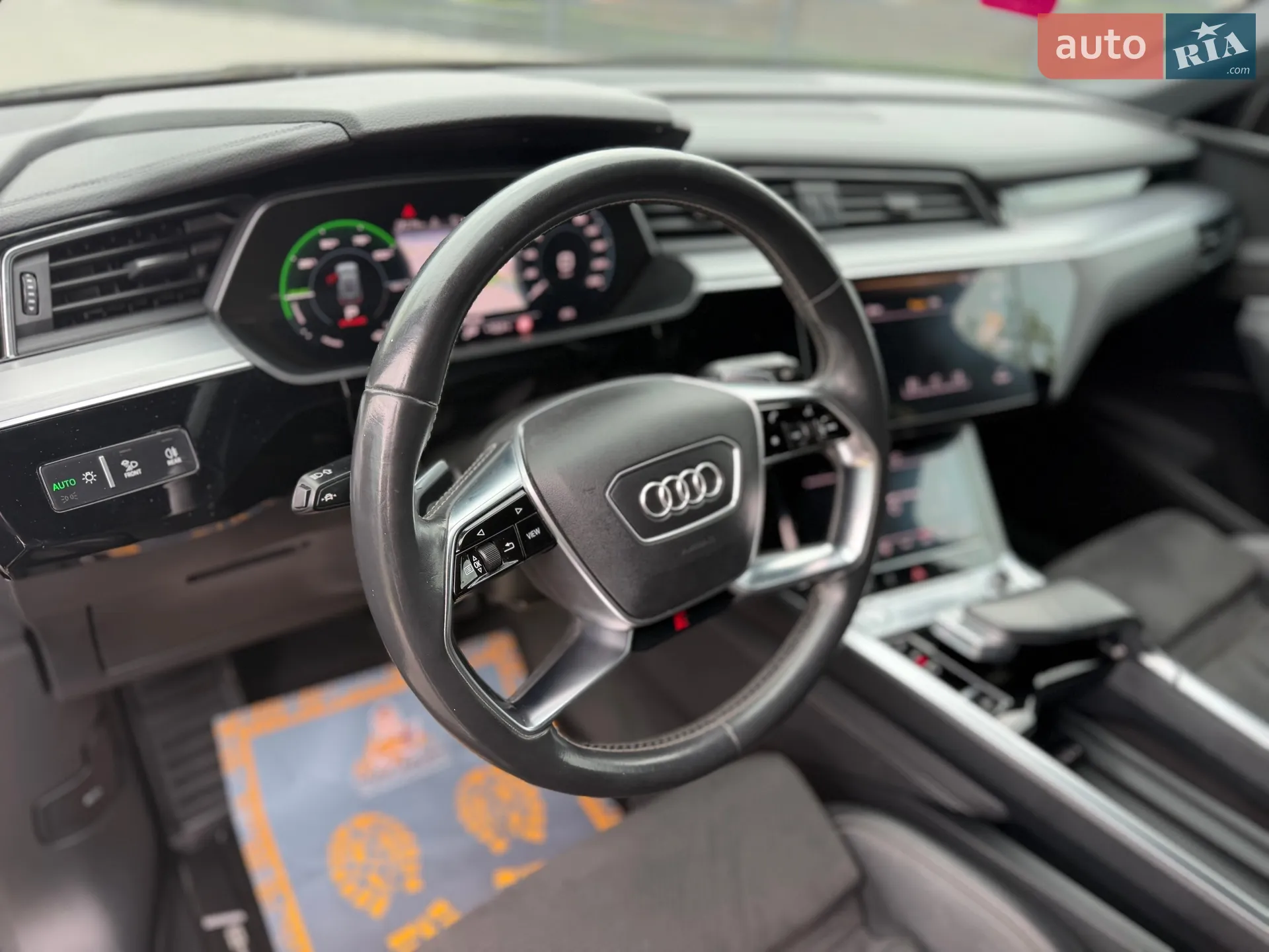 2019 Audi e-tron - мініатюра 26