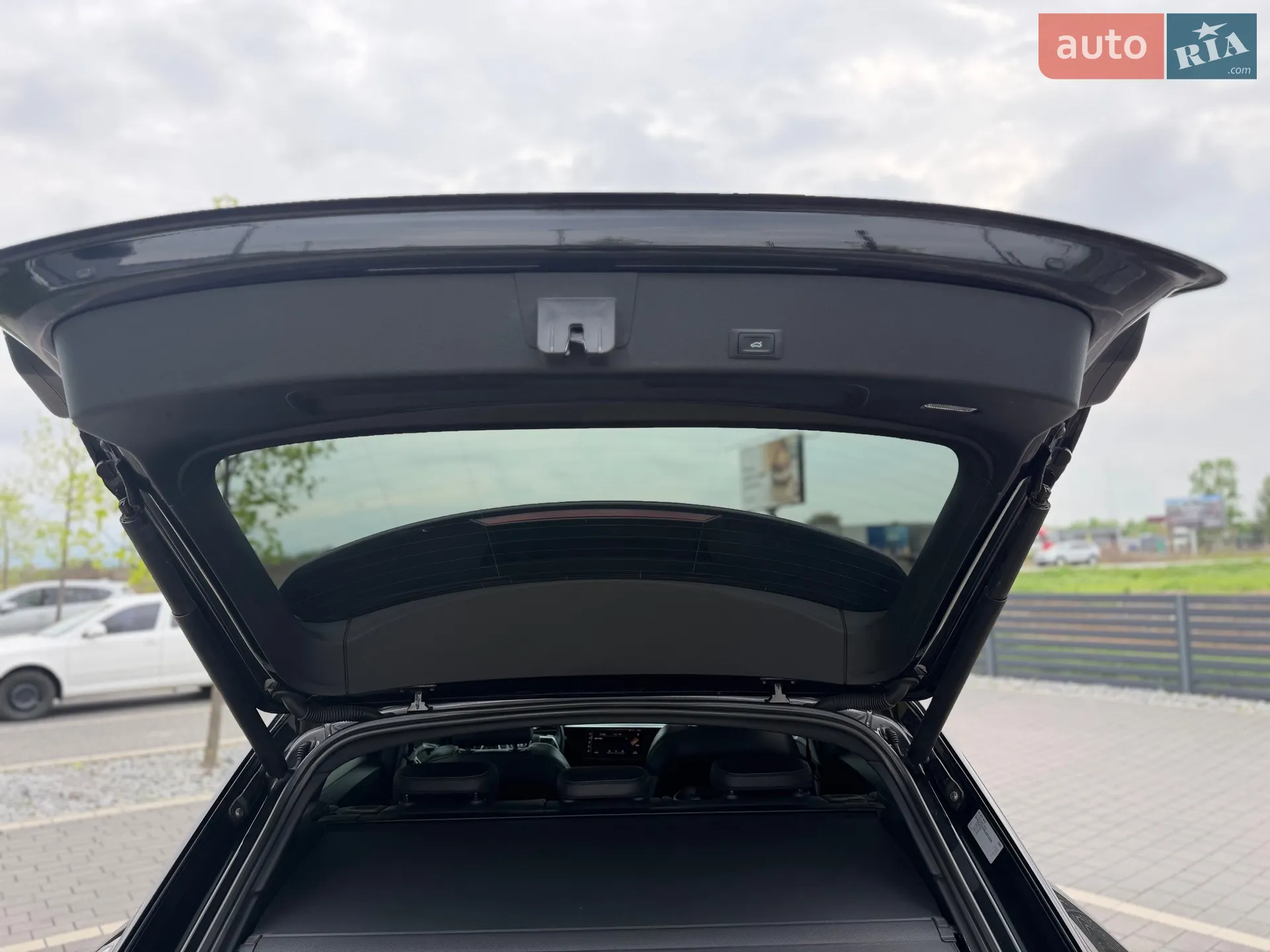 2019 Audi e-tron - мініатюра 42