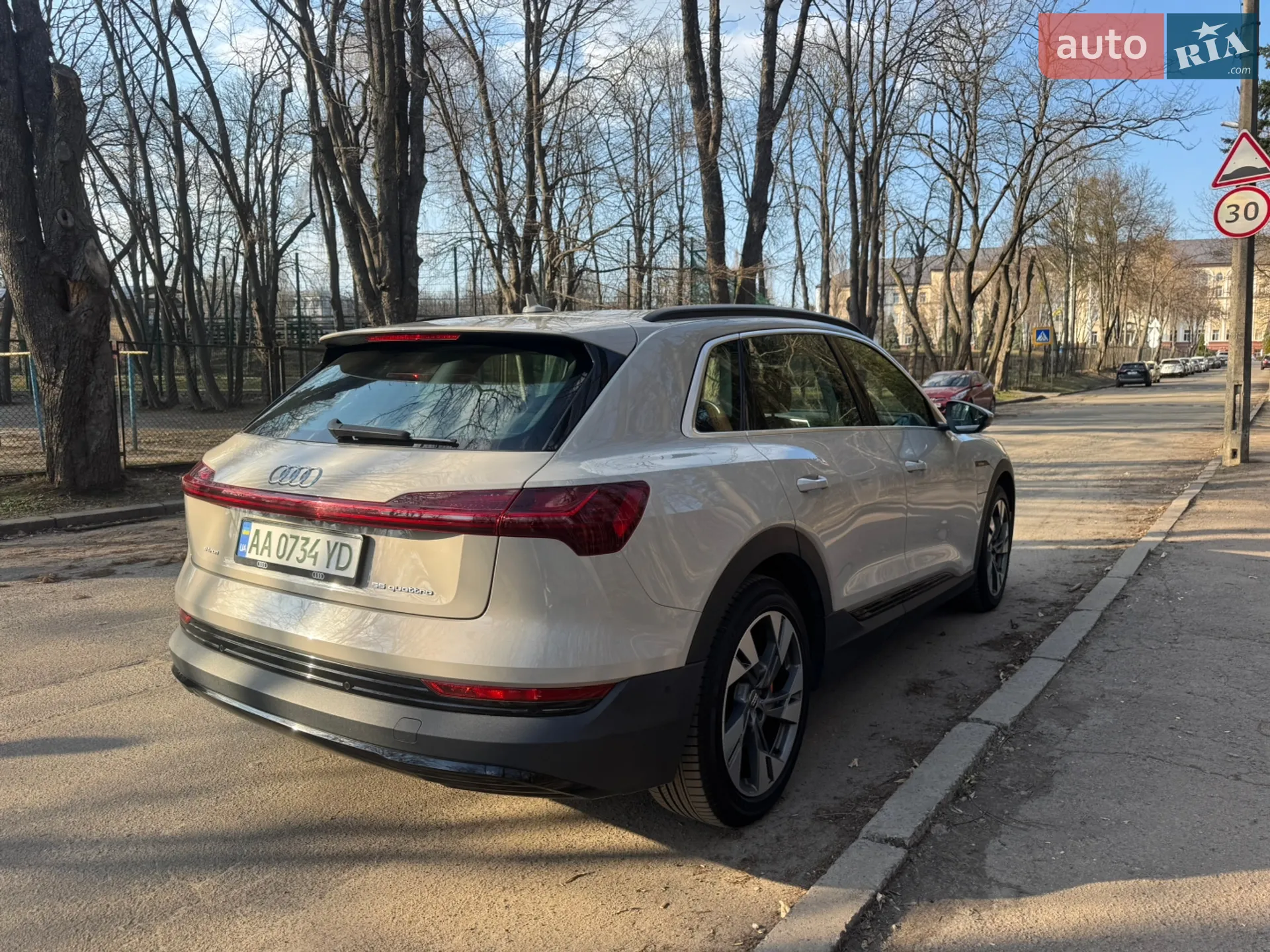 2019 Audi e-tron - мініатюра 10