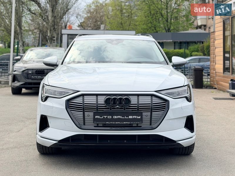 Внедорожник / Кроссовер Audi e-tron 2021 в Киеве