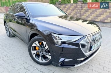Позашляховик / Кросовер Audi e-tron 2022 в Хмельницькому