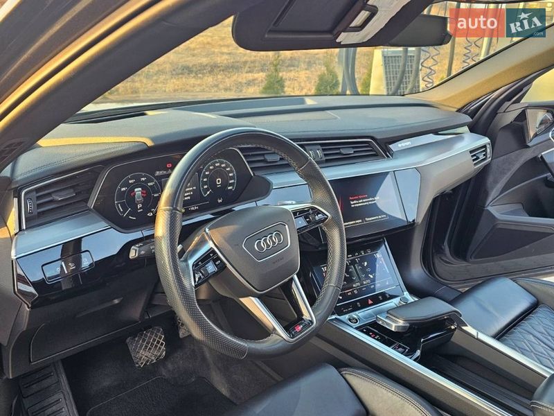 Внедорожник / Кроссовер Audi e-tron 2021 в Радехове
