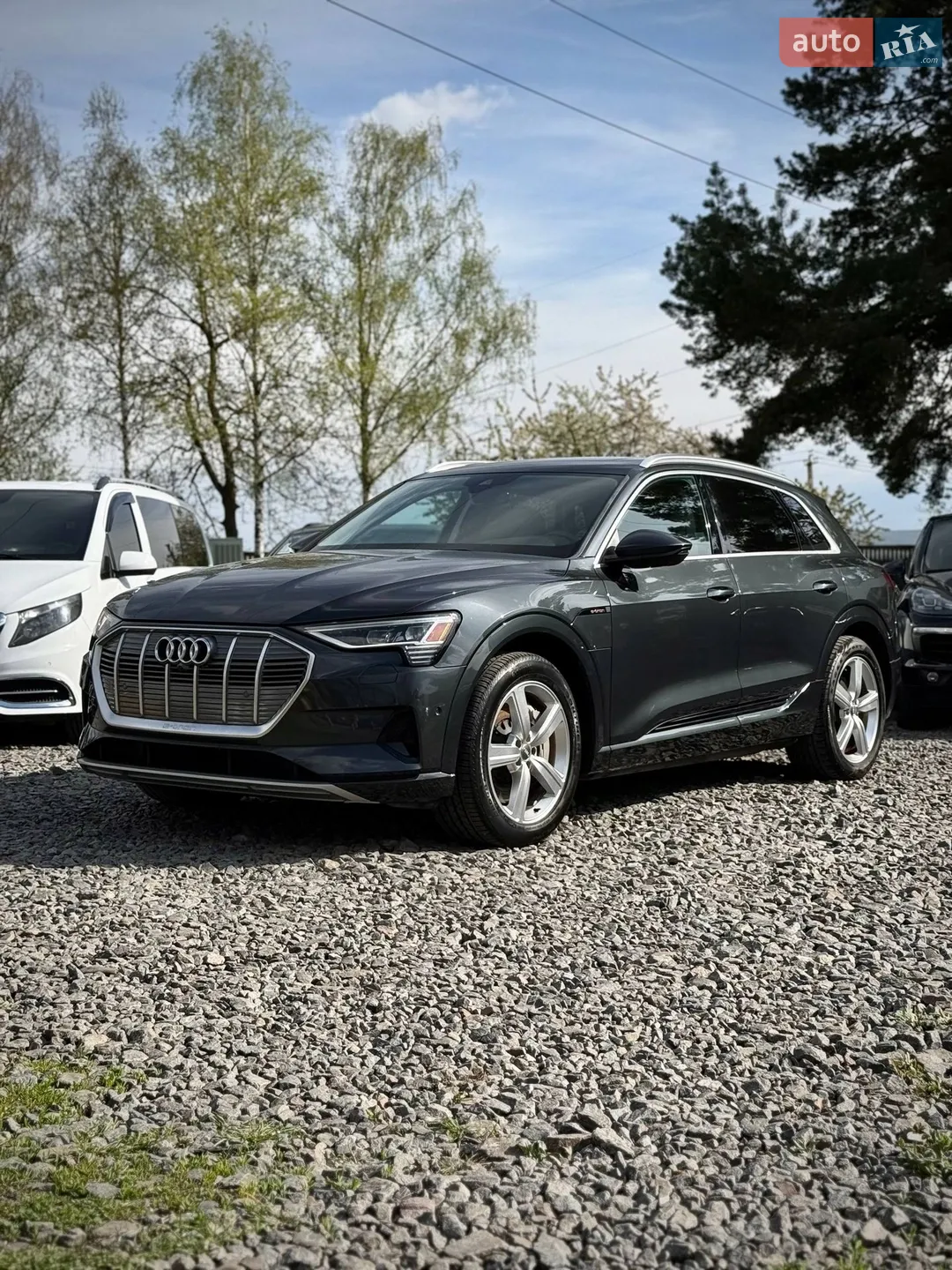 2019 Audi e-tron - мініатюра 2