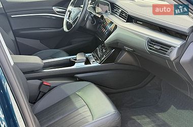 Внедорожник / Кроссовер Audi e-tron 2021 в Городке