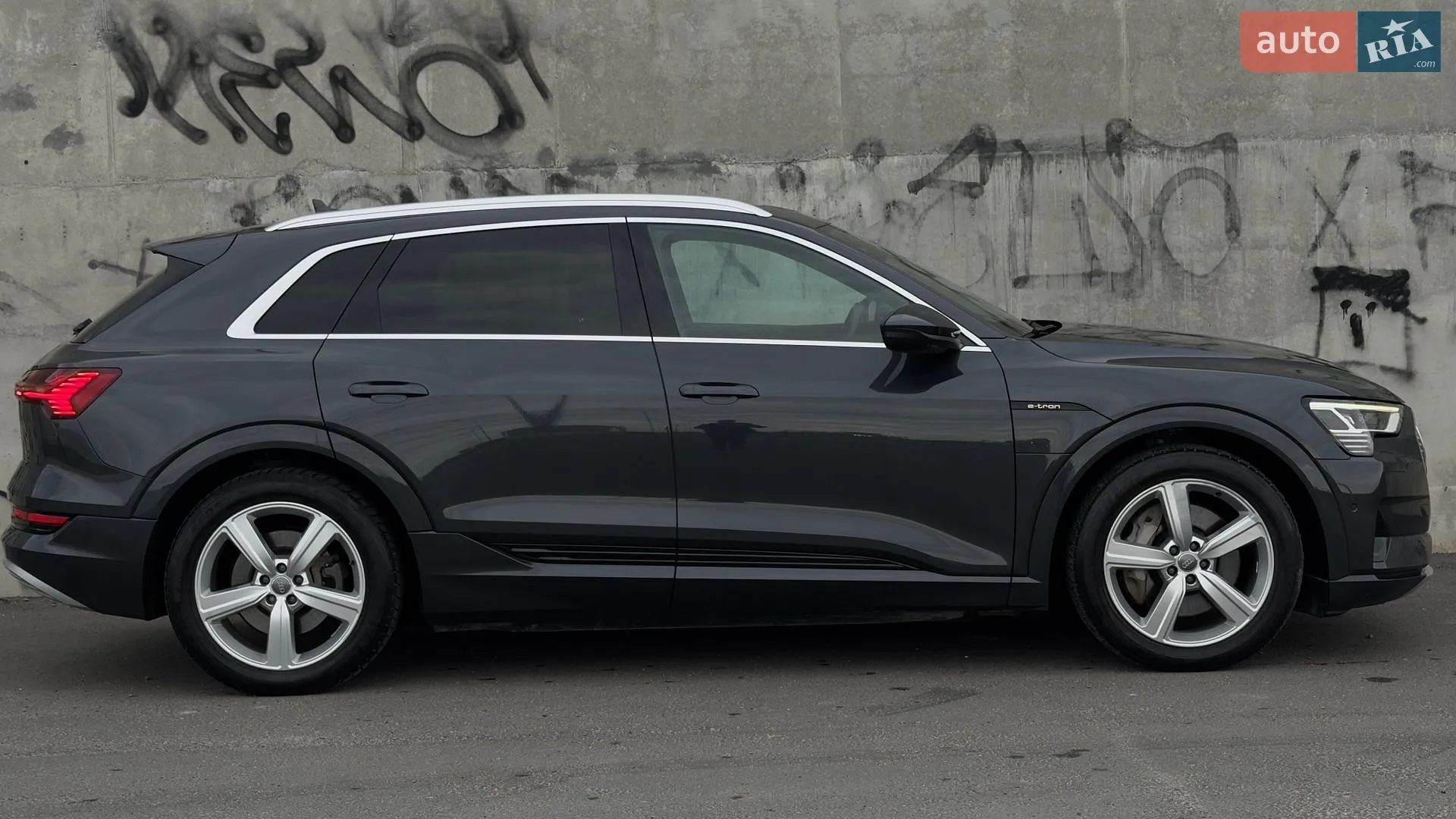 2020 Audi e-tron - мініатюра 14