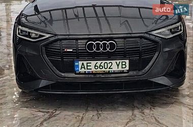 Позашляховик / Кросовер Audi e-tron 2021 в Дніпрі