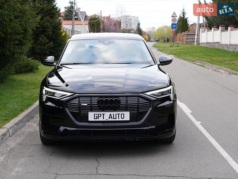 Внедорожник / Кроссовер Audi e-tron 2022 в Киеве