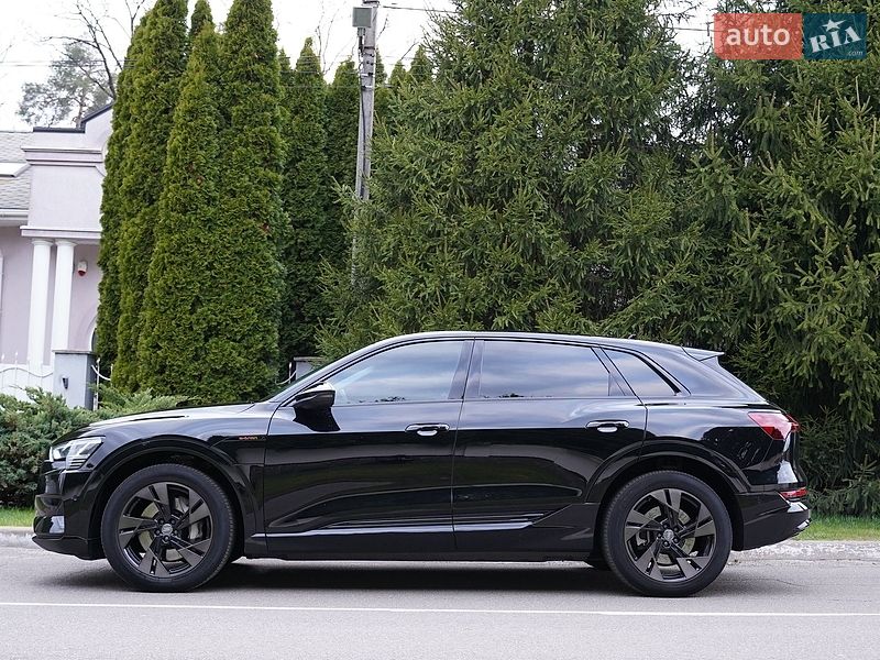 Внедорожник / Кроссовер Audi e-tron 2022 в Киеве