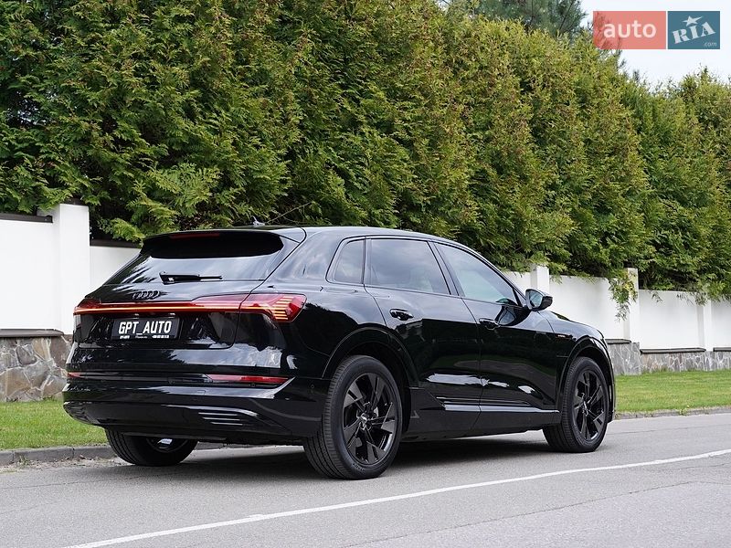 Внедорожник / Кроссовер Audi e-tron 2022 в Киеве