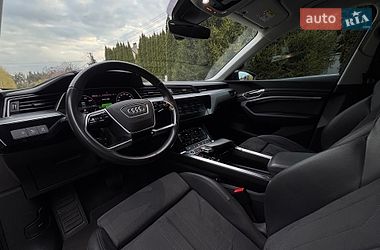 Внедорожник / Кроссовер Audi e-tron 2022 в Киеве