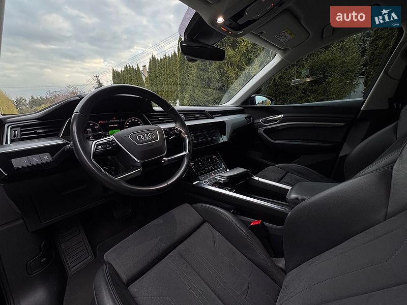 Внедорожник / Кроссовер Audi e-tron 2022 в Киеве
