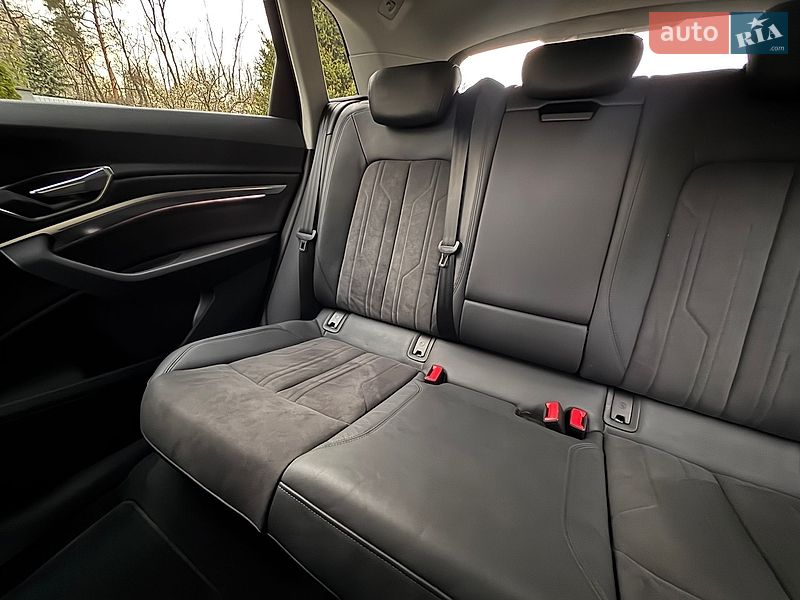 Внедорожник / Кроссовер Audi e-tron 2022 в Киеве