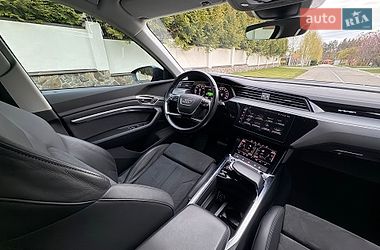 Внедорожник / Кроссовер Audi e-tron 2022 в Киеве