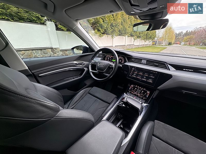 Внедорожник / Кроссовер Audi e-tron 2022 в Киеве
