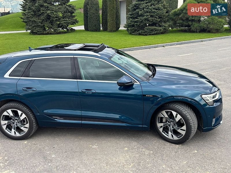 Внедорожник / Кроссовер Audi e-tron 2019 в Днепре