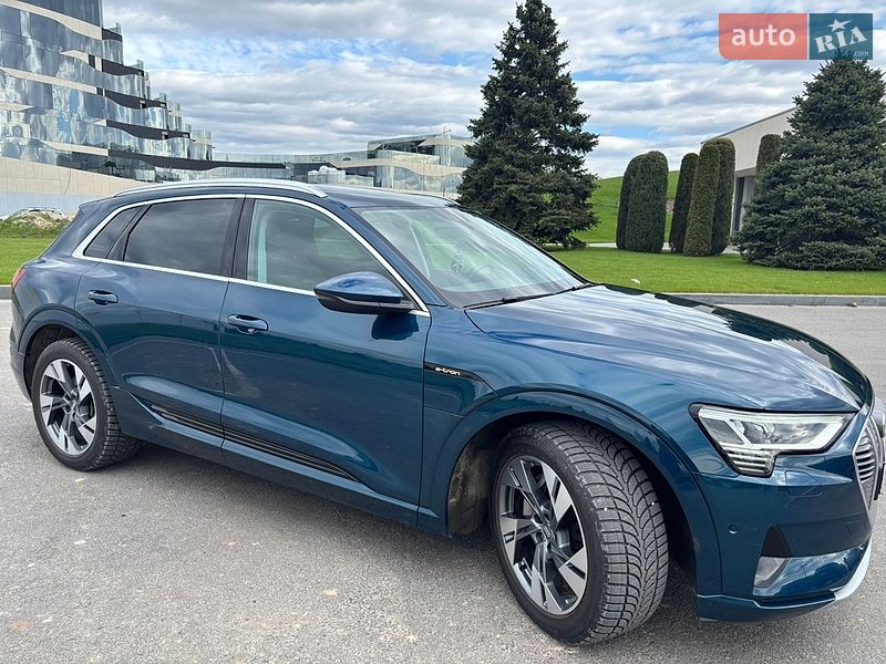 Внедорожник / Кроссовер Audi e-tron 2019 в Днепре