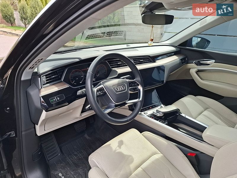 Внедорожник / Кроссовер Audi e-tron 2021 в Киеве