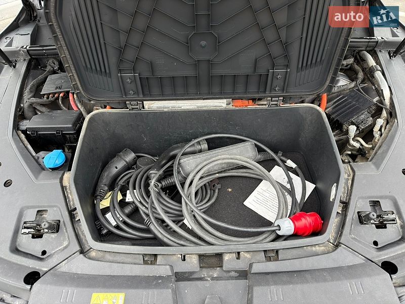 Внедорожник / Кроссовер Audi e-tron 2019 в Ровно