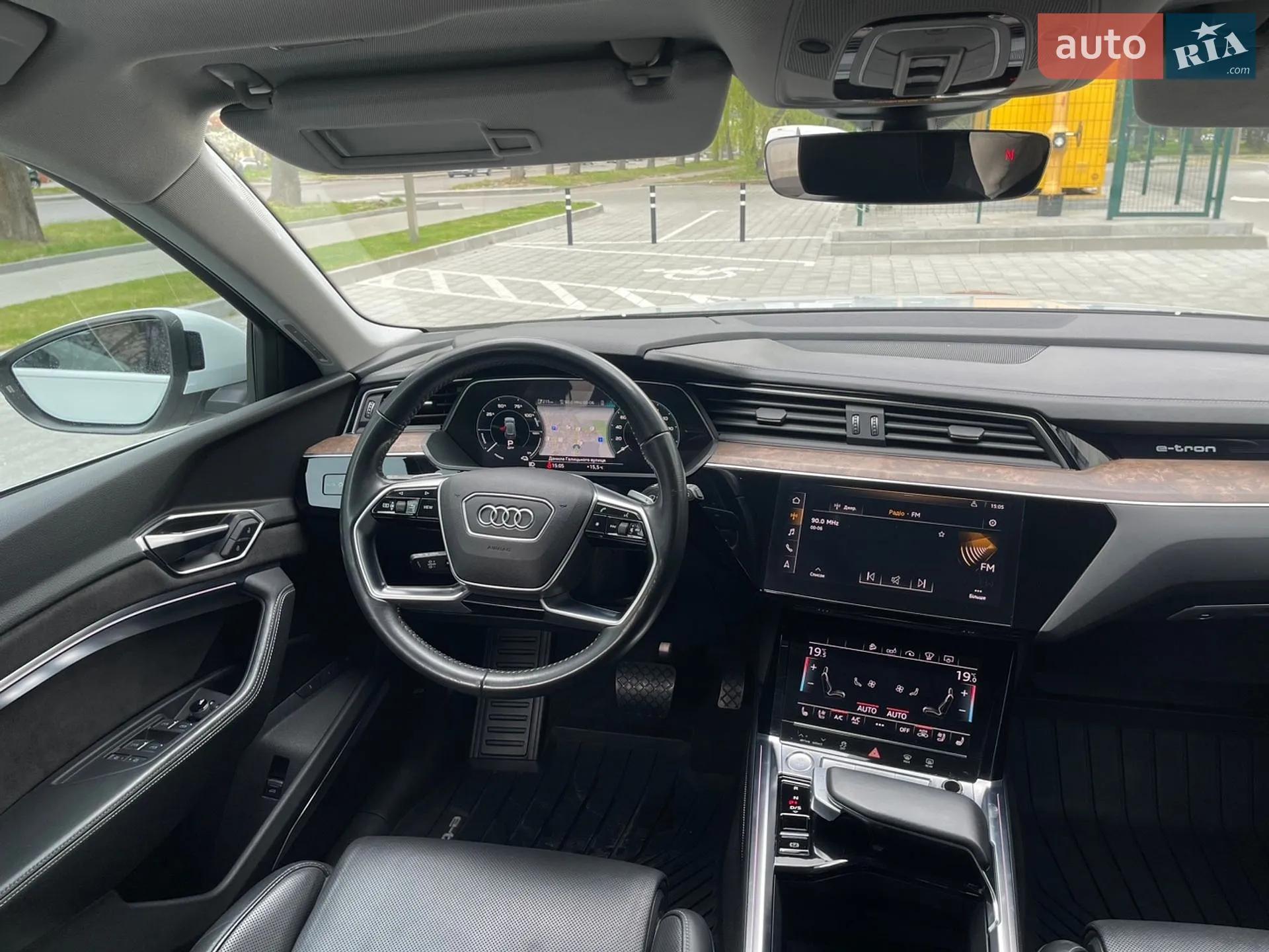 2019 Audi e-tron - мініатюра 28