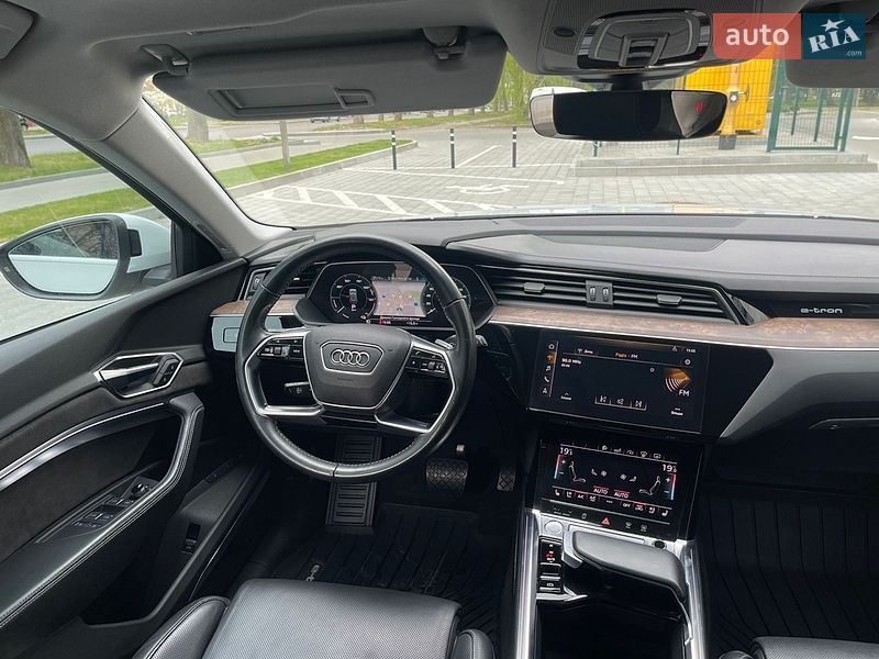 Внедорожник / Кроссовер Audi e-tron 2019 в Ровно