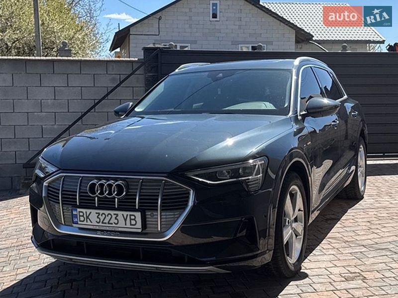 Внедорожник / Кроссовер Audi e-tron 2019 в Ровно