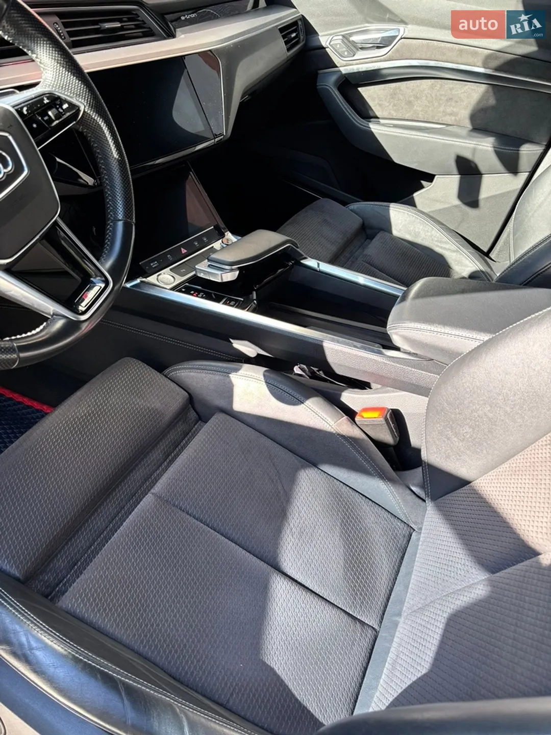 2019 Audi e-tron - мініатюра 22