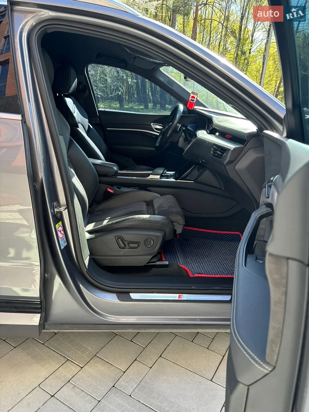 2019 Audi e-tron - мініатюра 14