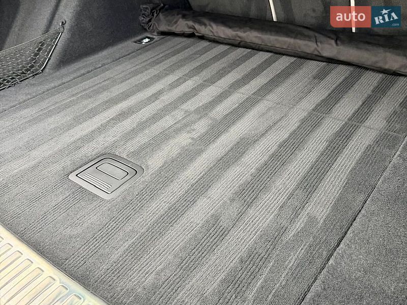 Внедорожник / Кроссовер Audi e-tron 2021 в Ровно