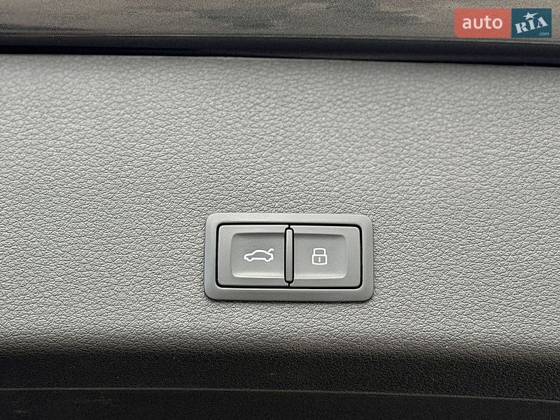 Внедорожник / Кроссовер Audi e-tron 2019 в Городке