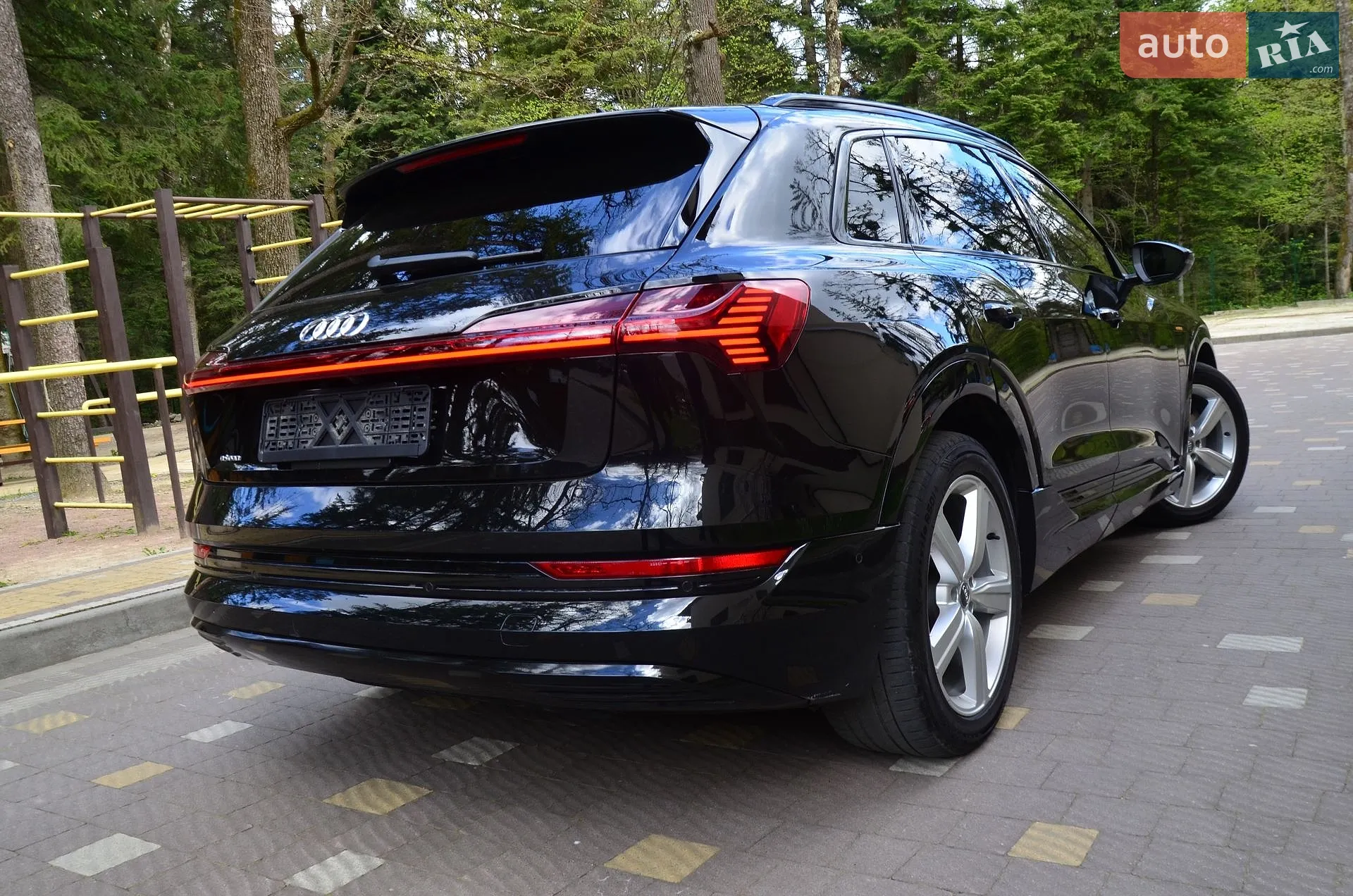 2019 Audi e-tron - мініатюра 32