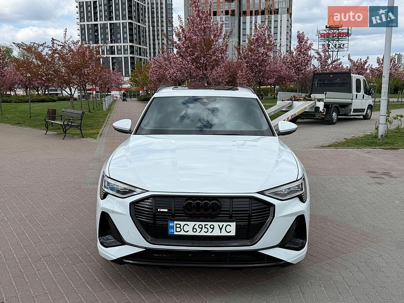 Позашляховик / Кросовер Audi e-tron 2019 в Львові