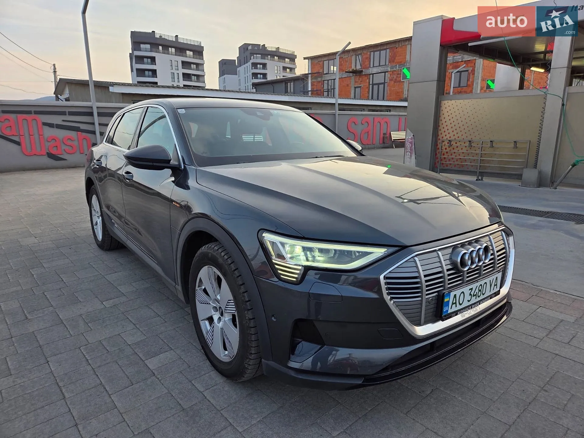 2021 Audi e-tron - мініатюра 2