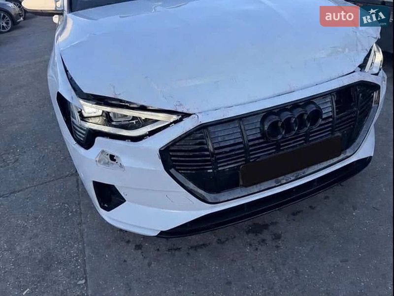 Внедорожник / Кроссовер Audi e-tron 2019 в Ровно
