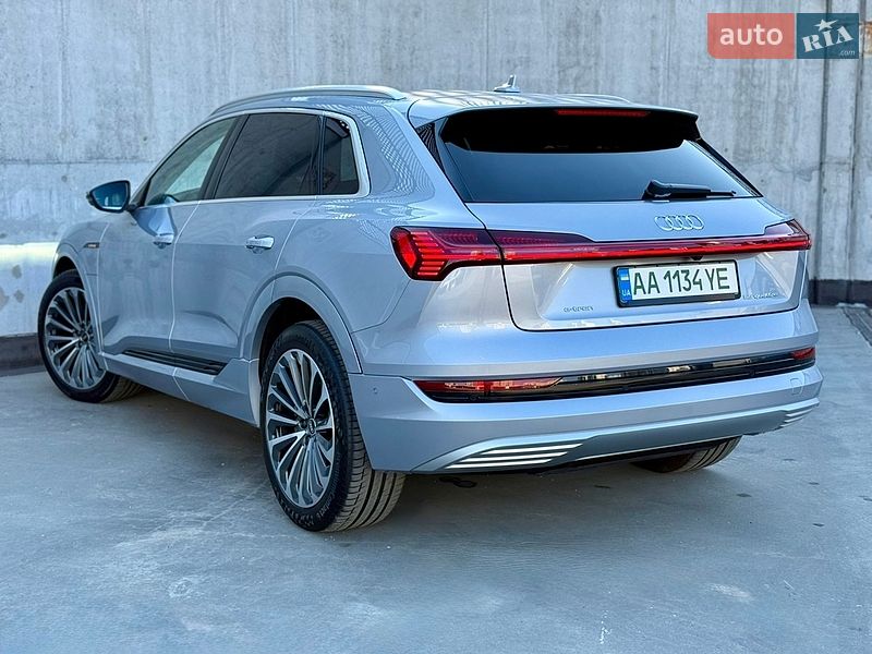 Внедорожник / Кроссовер Audi e-tron 2021 в Киеве фото 28 Внедорожник / Кроссовер Audi e-tron 2021 в Киеве