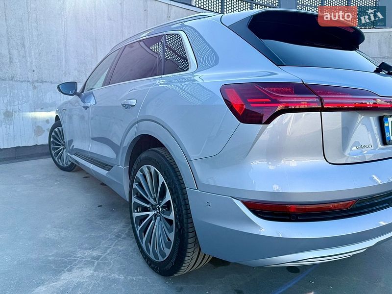 Внедорожник / Кроссовер Audi e-tron 2021 в Киеве фото 34 Внедорожник / Кроссовер Audi e-tron 2021 в Киеве