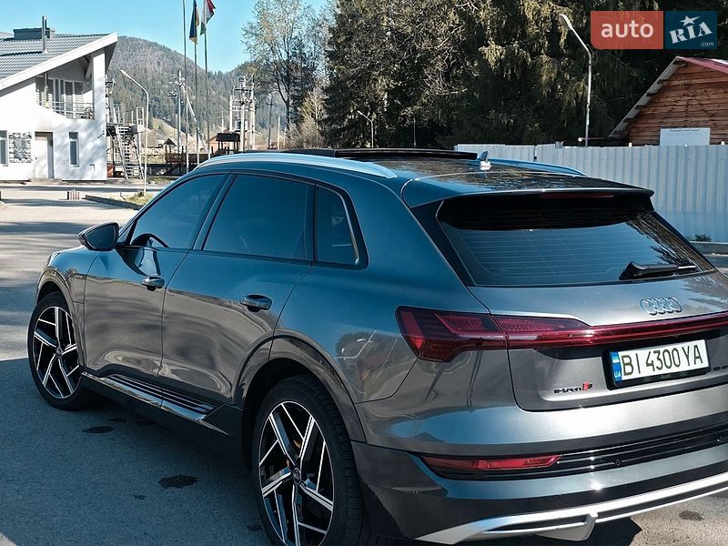 Внедорожник / Кроссовер Audi e-tron 2020 в Ивано-Франковске