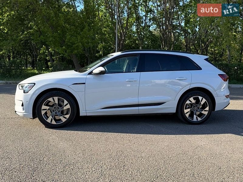 Внедорожник / Кроссовер Audi e-tron 2022 в Одессе