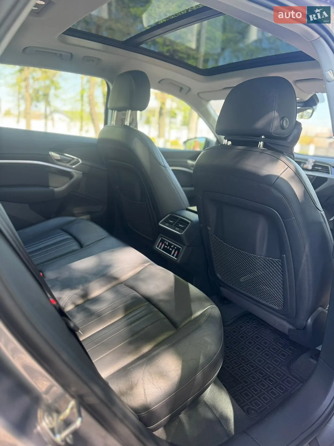 2020 Audi e-tron - мініатюра 4