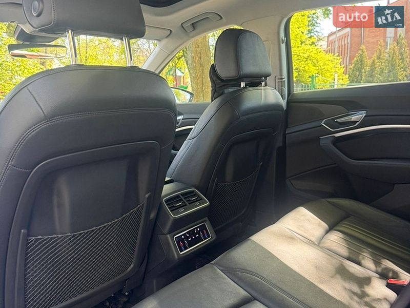 Позашляховик / Кросовер Audi e-tron 2020 в Вінниці