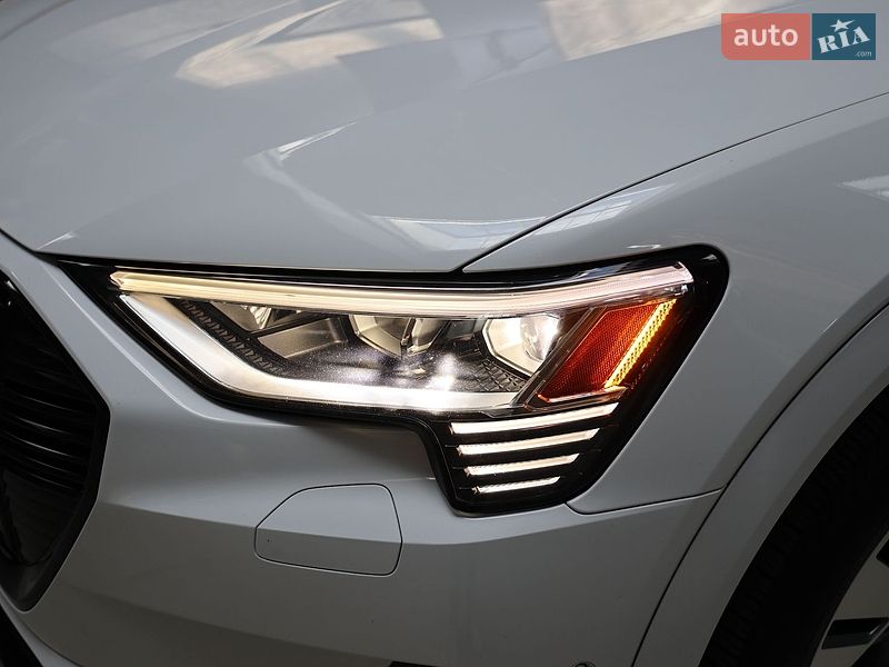 Внедорожник / Кроссовер Audi e-tron 2022 в Луцке