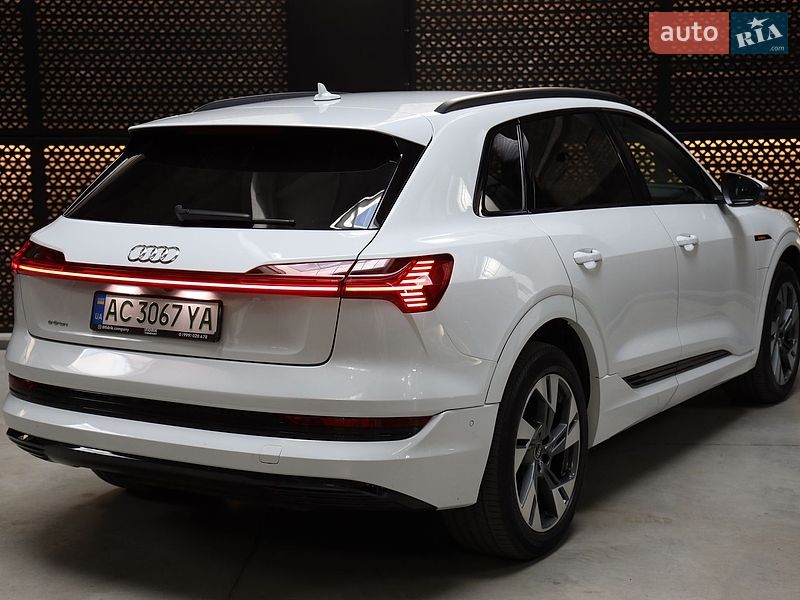 Внедорожник / Кроссовер Audi e-tron 2022 в Луцке