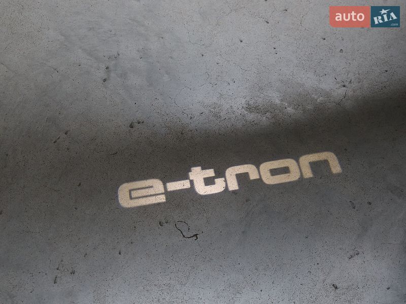 Внедорожник / Кроссовер Audi e-tron 2022 в Луцке