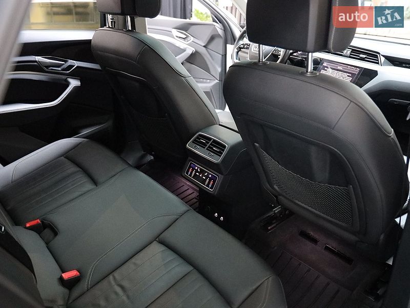 Внедорожник / Кроссовер Audi e-tron 2022 в Луцке