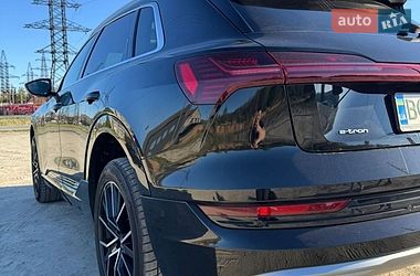 Внедорожник / Кроссовер Audi e-tron 2019 в Львове
