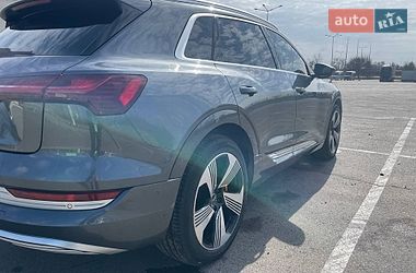 Внедорожник / Кроссовер Audi e-tron 2019 в Киеве