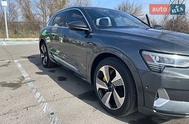 Внедорожник / Кроссовер Audi e-tron 2019 в Киеве