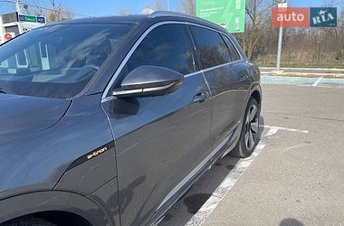 Внедорожник / Кроссовер Audi e-tron 2019 в Киеве