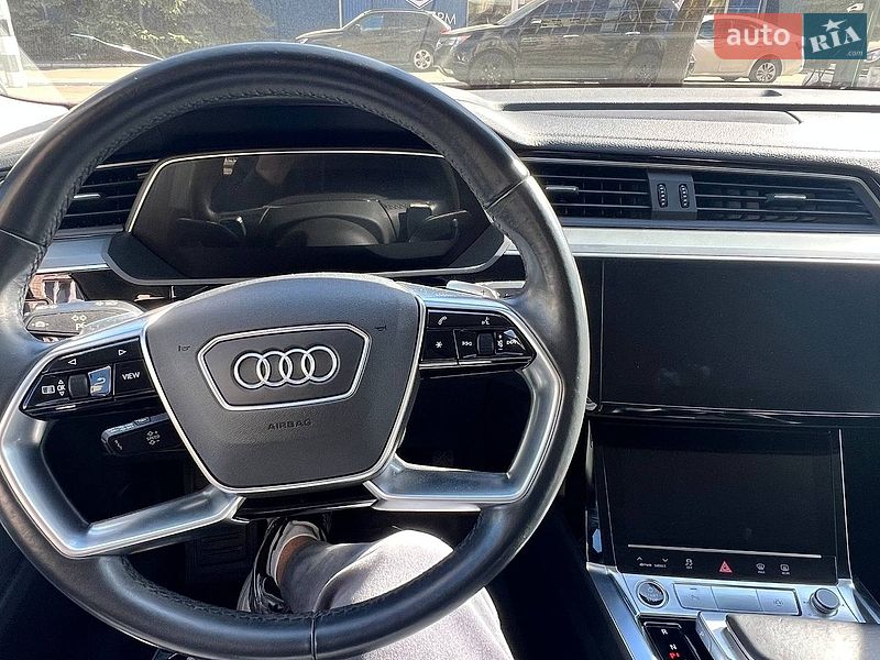 Внедорожник / Кроссовер Audi e-tron 2021 в Киеве