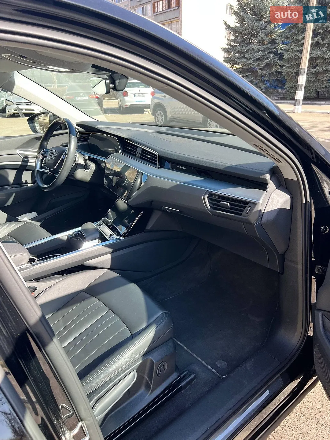 2021 Audi e-tron - мініатюра 15